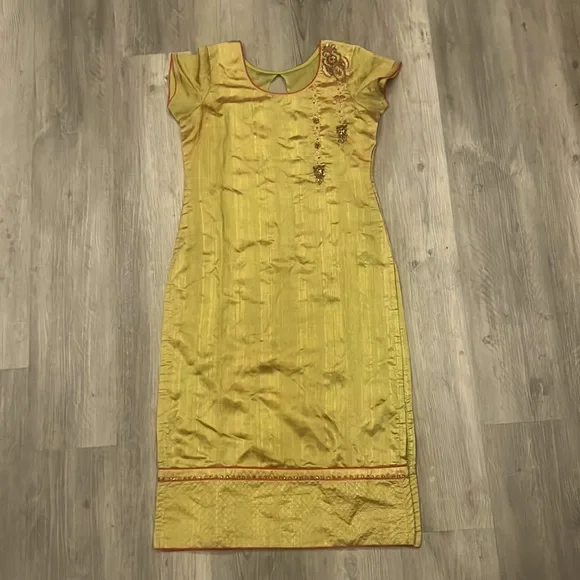 Women’s handmade kurta, EUC - Picture 1 of 10